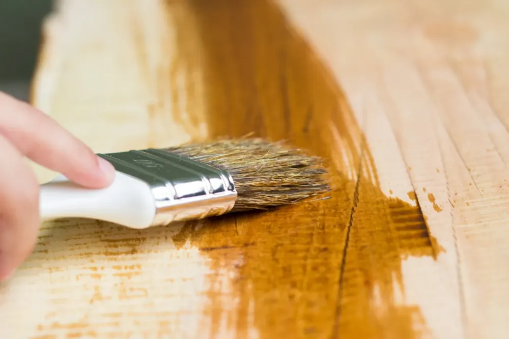 Peinture sur meuble à Saint-Langis-lès-Mortagne